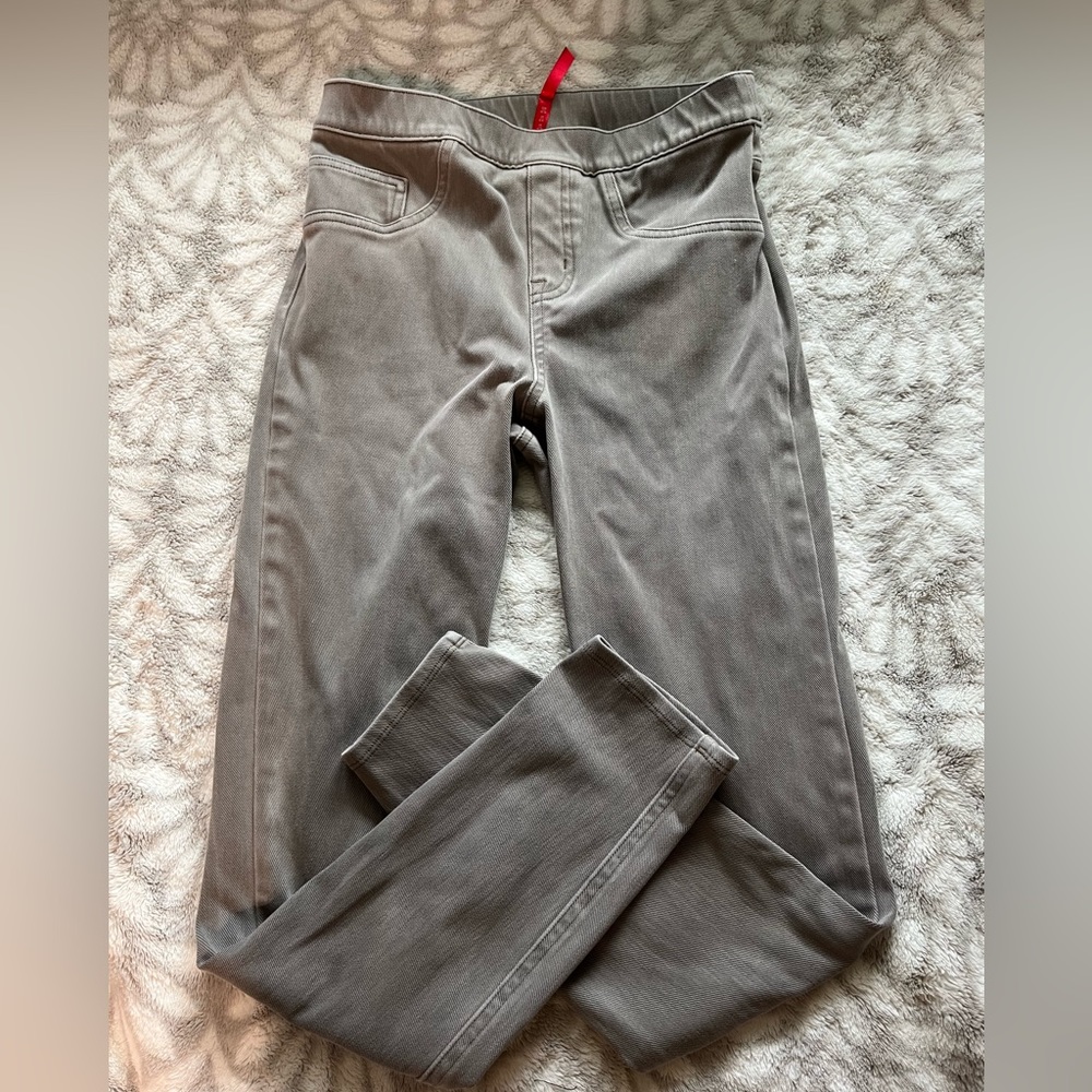 24 Hr SALE🔴SPANX Jean-Ish Light Gray Denim Legging Size S